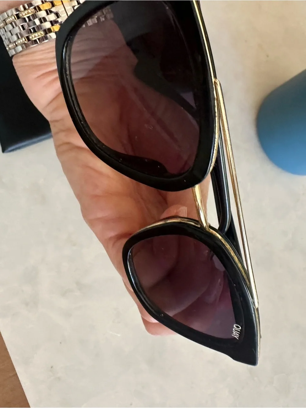 Quay Australia classic black